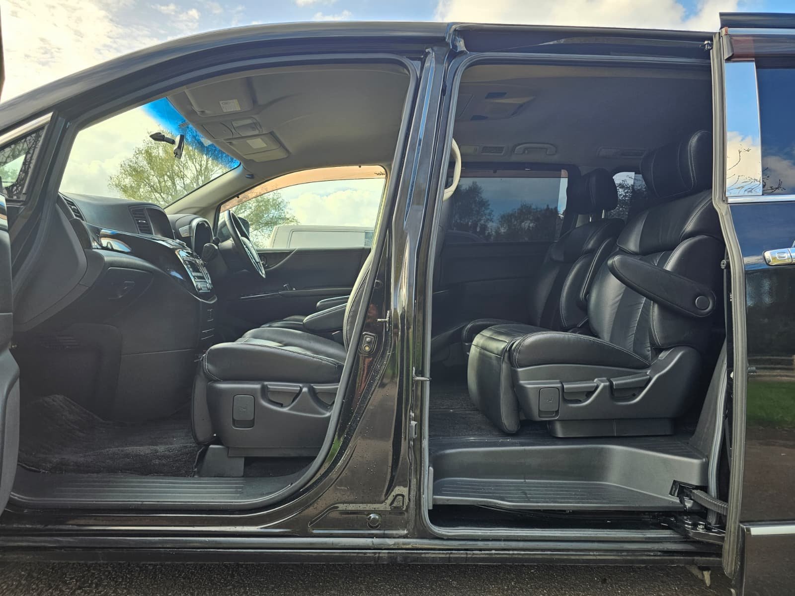 NISSAN ELGRAND Rider Autech E52 3.5 V6 Xtronic Auto 7 Luxury Seater MPV