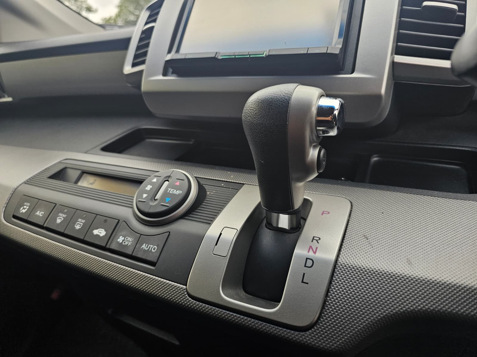 HONDA FREED 1.5h EX IMA Automatic Hybrid 7 Seater 5dr MPV